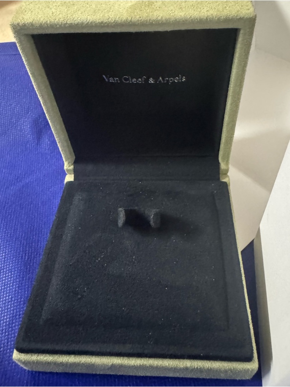 Van Cleef & Arpels 💯% Authentic luxury Green Velvety Jewelry or storage Box Set - Picture 2 of 12